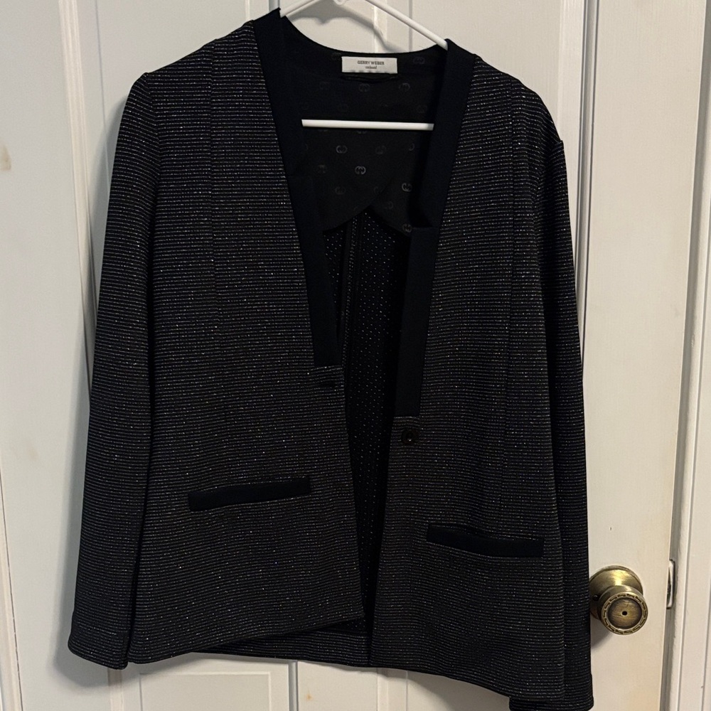NWOT Gerry Weber Black and Silver Stripe Textured Blazer